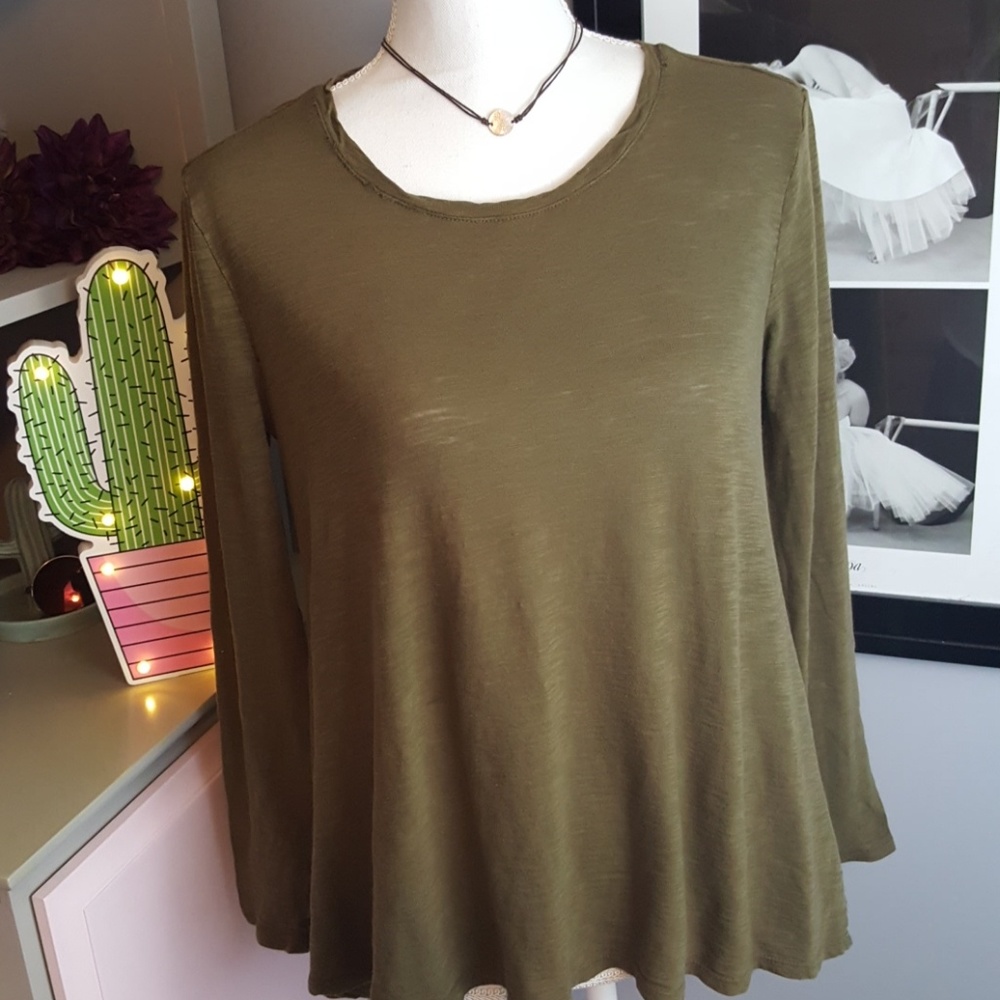 Old Navy hi lo top